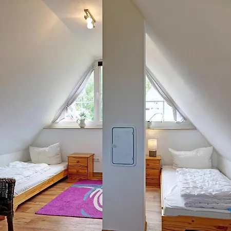 Holiday home Reetdachhaus Mit Kaminofen Und Grosser Terrasse Glowe