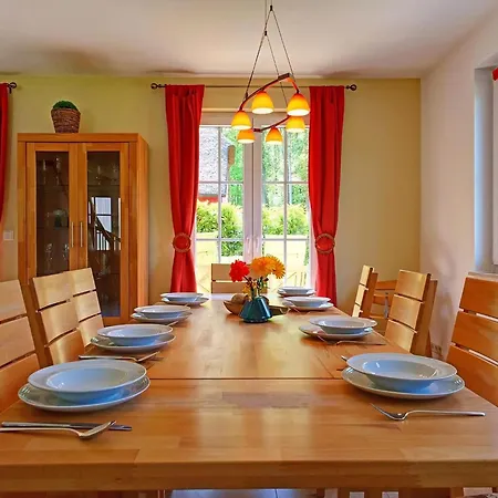 Reetdachhaus Mit Kaminofen Und Grosser Terrasse *